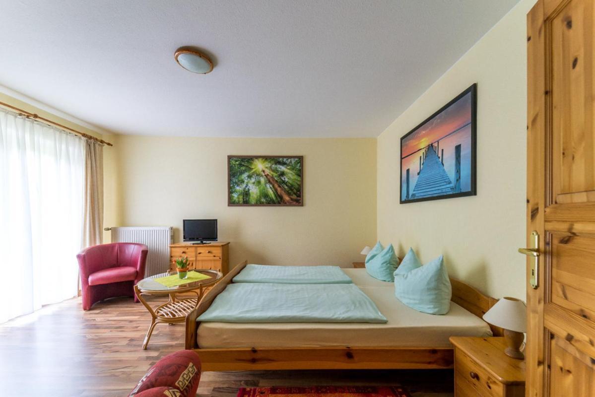 Hotel-Pension Lindenhof Tarnewitz Exteriör bild