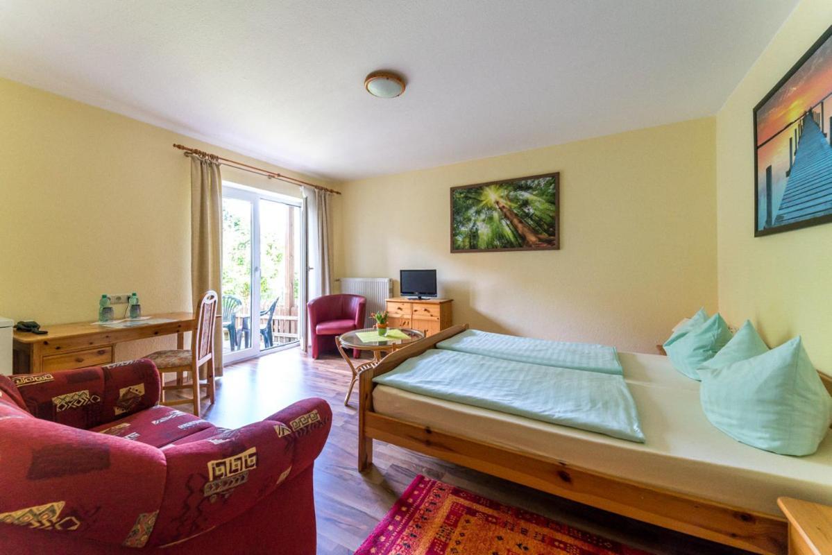 Hotel-Pension Lindenhof Tarnewitz Exteriör bild