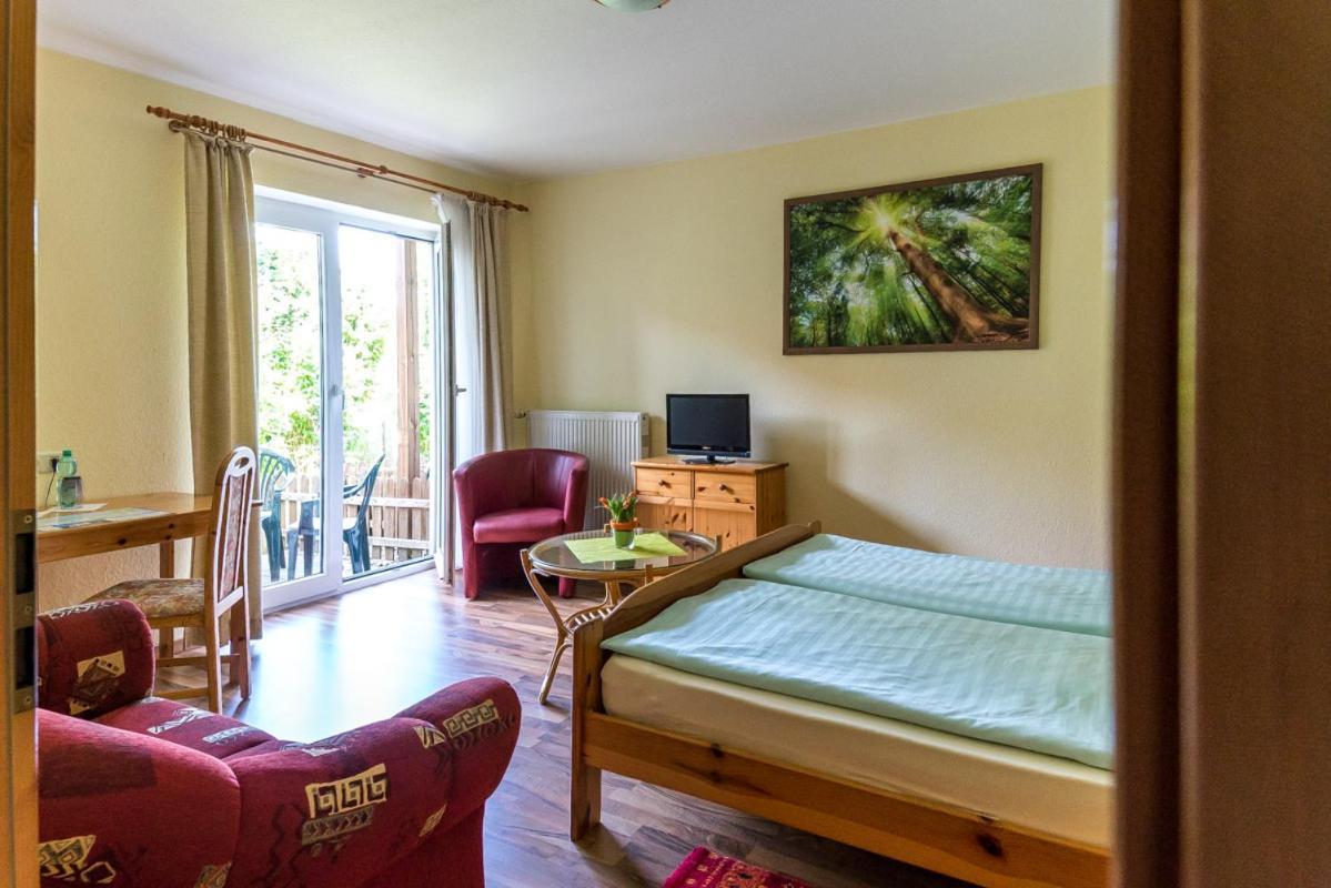 Hotel-Pension Lindenhof Tarnewitz Exteriör bild